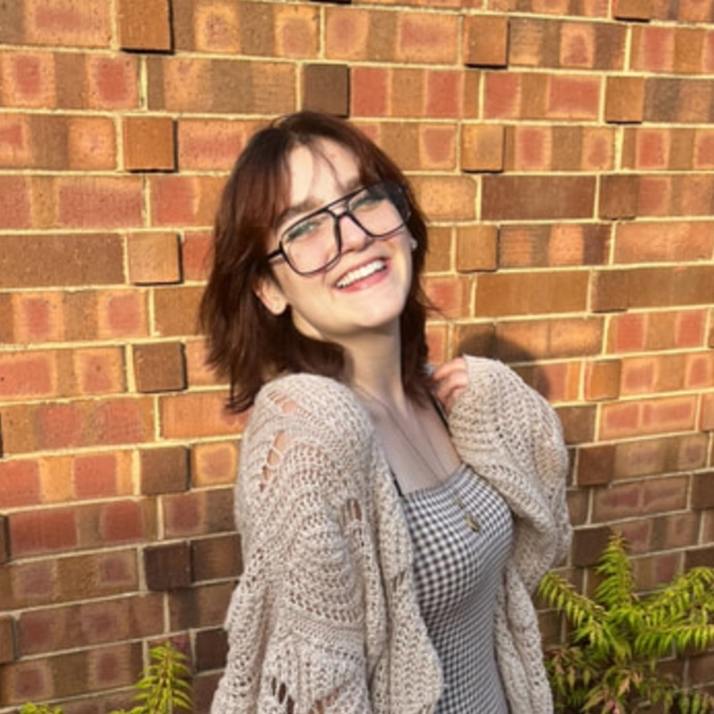 Meet your Posher, Whitney